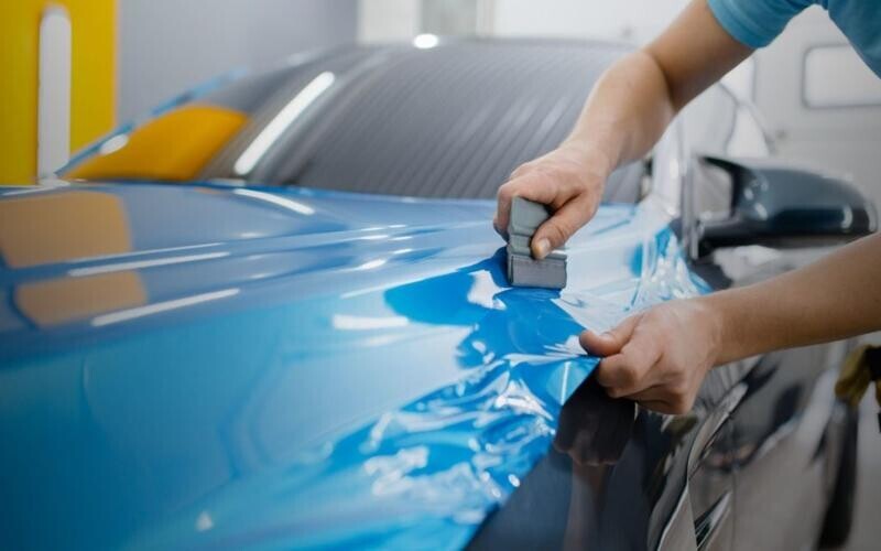 Regularização de Alteração de Característica 